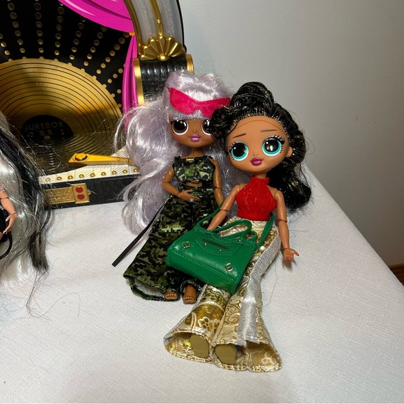 L.O.L. Surprise! Glam Doll Set with Pink and Gold Accents - Picture 2 of 6